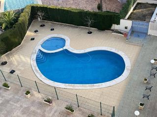 Apartment in Levante Alto. Apartamento de 2 dormitorios y 2 baños, reformado, piscina y par