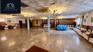 Building in Alcantarilla. Se vende hotel de 2 estrellas , con 20 habitaciones en murcia .w