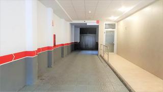 Aparcament cotxe a Centro Urbano. Se vende plaza de garaje en zona tomas ortuño.www.eurocenterinmo