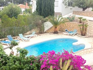 Chalet en Escandinavia-Cautivador. Se vende chalet independiente de 3 dormitorios en alfaz del pi