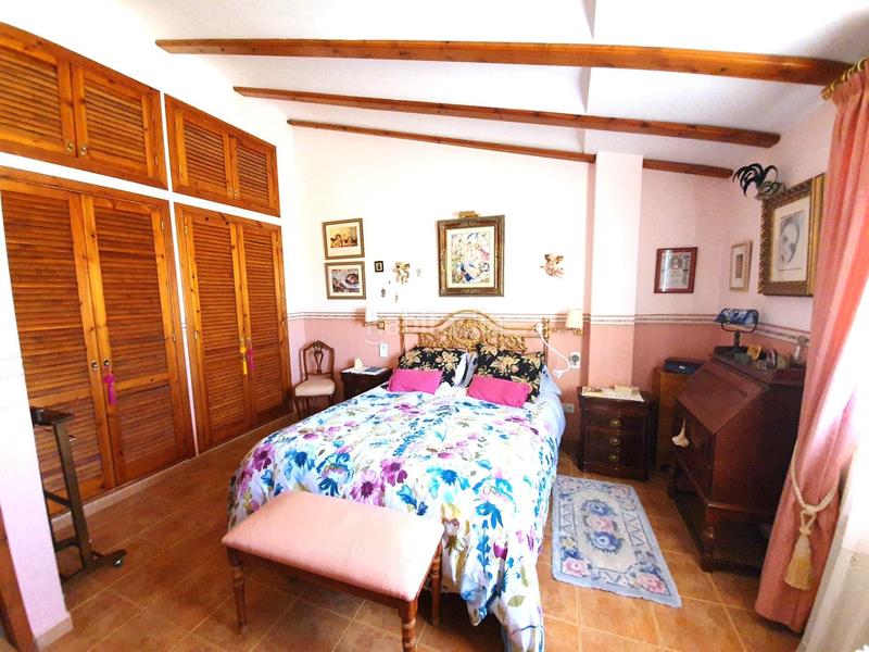 Foto 5e624016-8f34-4f3d-98b7-d1c90f6461fa. Chalet se vende chalet de 5 dormitorios con piscina propia en alfas del pi sevendgroup.com en Alfàs del Pi (l´)