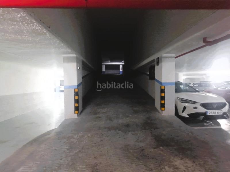 Foto a7cfa4ff-74dd-49d8-bb58-8a950926cb75. Aparcament cotxe a Centro Urbano Benidorm