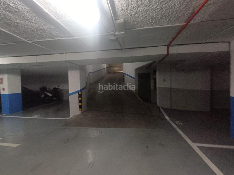 Foto b5099607-a407-415c-b544-eb7e8d2e18a0. Aparcament cotxe a Centro Urbano Benidorm