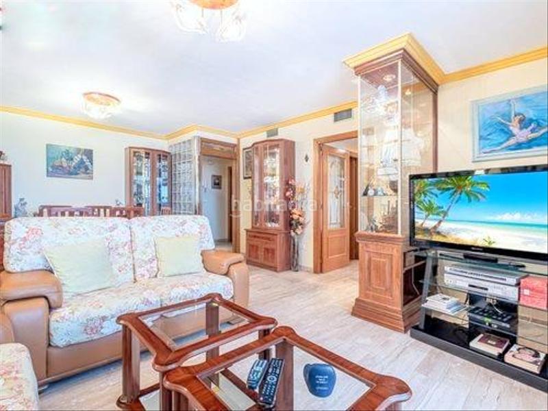 Foto a6beb26a-8f73-45de-9099-de2cba8505b6. Piso amplio reformado piso con vistas panorámicas en zona poniente. en Benidorm