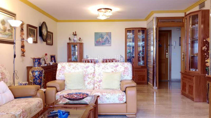 Foto c519f7c9-3ef6-46d0-97c0-edf314647987. Piso amplio reformado piso con vistas panorámicas en zona poniente. en Benidorm