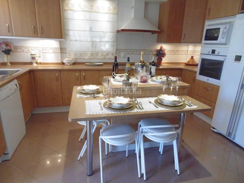 Foto 729d8c12-ef66-41e7-8543-030ee67a1c77. Chalet avec piscine dans Sierra Helada Benidorm