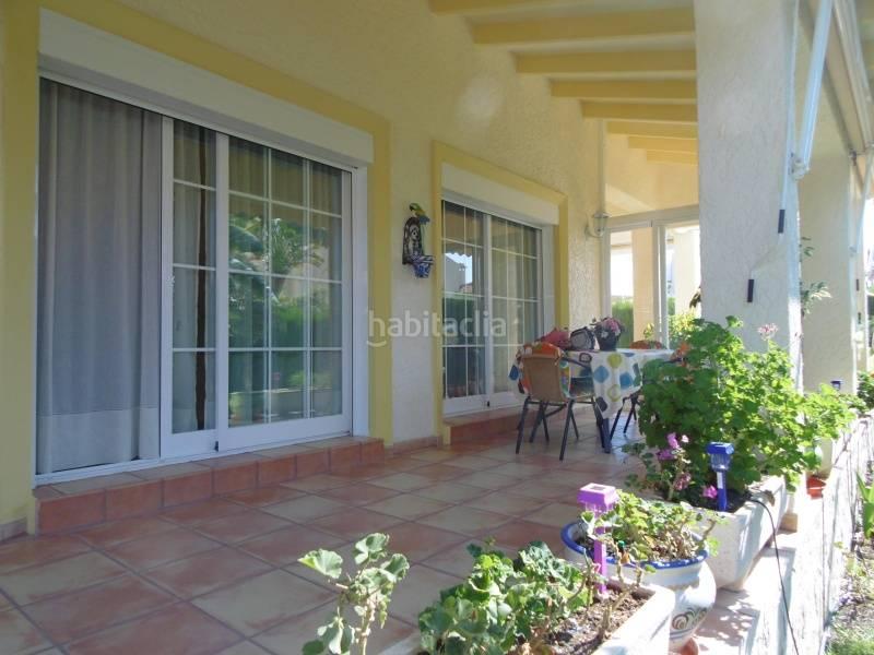 Foto f0b370ab-fb78-4dd7-bfd3-4767e4478755. Chalet avec piscine dans Sierra Helada Benidorm