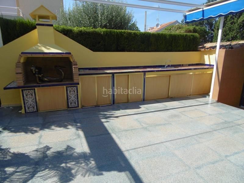 Foto f27ceb4d-3742-4c5e-b2bb-3c3cf5a97808. Chalet avec piscine dans Sierra Helada Benidorm