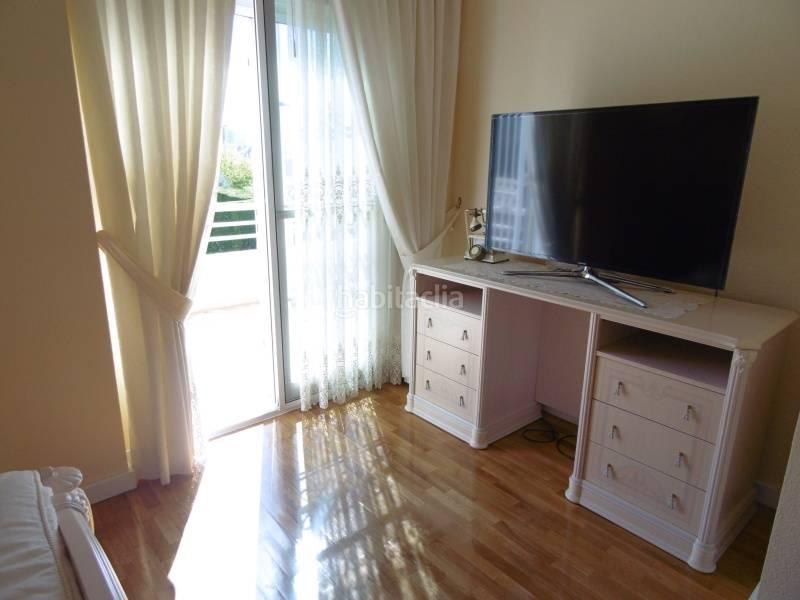 Foto ff673977-99fa-44bd-a97e-1a1db2664875. Chalet avec piscine dans Sierra Helada Benidorm