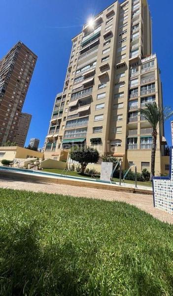 Foto e4d85b2b-ffee-41a9-b78a-c076a1f3a488. Etagenwohnung mit parking pool in Levante Alto Benidorm