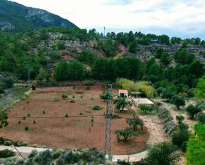 Casale in Finestrat Pueblo. Finca rustica con caseta de aperos, pozo , balsa ,enganche de lu