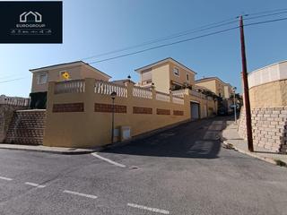 Xalet a Barranco Hondo. Fantastico chalet independiente con 4 dormitorios , garage , pis