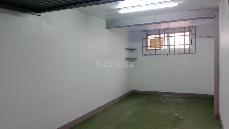 Foto cd8a61c7-7d60-4dae-8a84-8f2582e38905. Parking voiture dans Playa Levante Benidorm