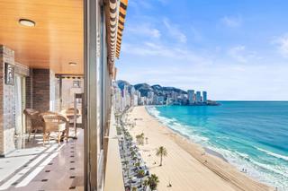 Lloguer Pis a Playa Levante. Gran piso en alquiler anual, en exclusivo edificio en primera lí