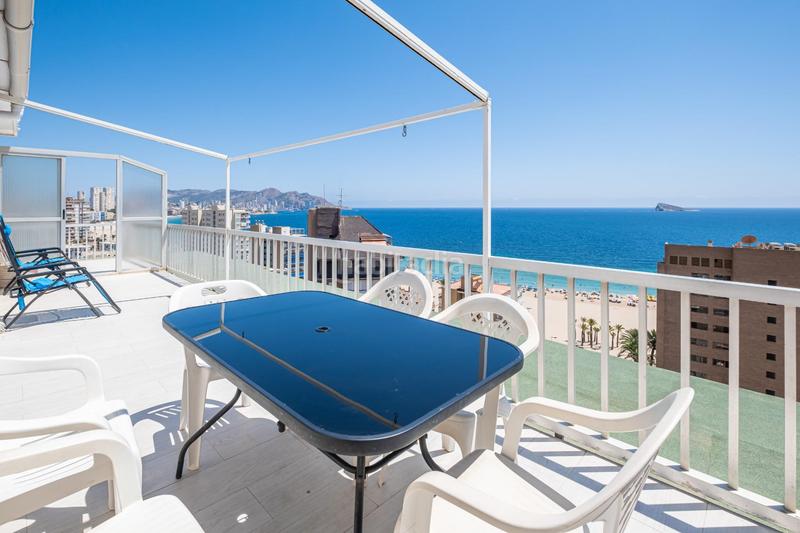 Foto 19fb7630-33d9-4288-a759-727a97769fdd. Ático  en segunda línea de Playa Poniente con vistas panorámicas al mar, a la playa y a la ciudad. en Benidorm