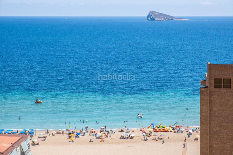 Foto bca396b5-0267-490b-ba6c-379fc5303c0e. Ático  en segunda línea de Playa Poniente con vistas panorámicas al mar, a la playa y a la ciudad. en Benidorm