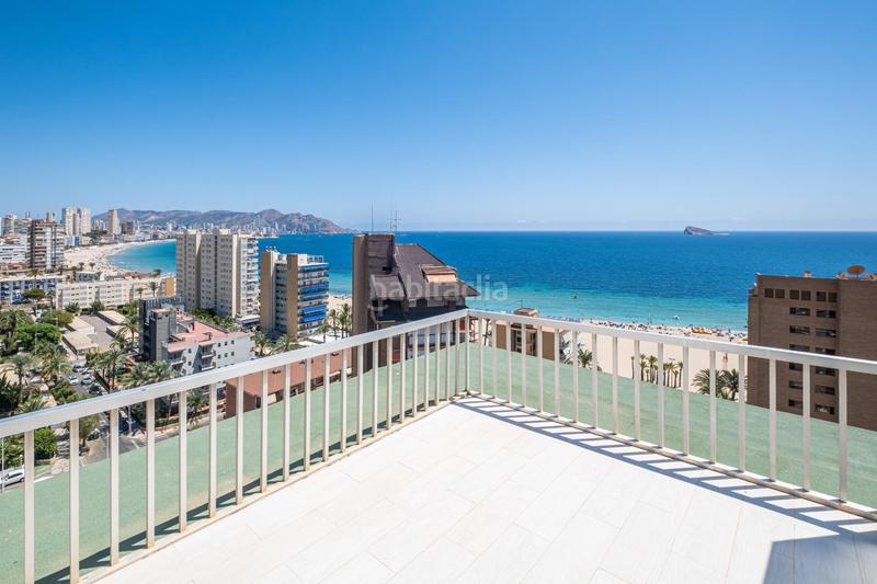 Foto f97ceb36-3226-4a8d-8dae-ecc7ec7c88a7. Ático  en segunda línea de Playa Poniente con vistas panorámicas al mar, a la playa y a la ciudad. en Benidorm