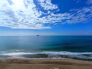 Pis a Playa Poniente. Se vende piso de 2 dormitorios en 1 linea de poniente.www.euroce