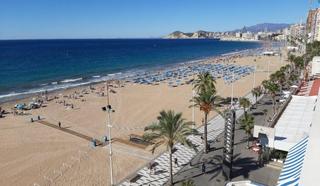 Pis en Playa Levante. Amplio piso de esquina con terraza 20 m2 acristalada y vistas im