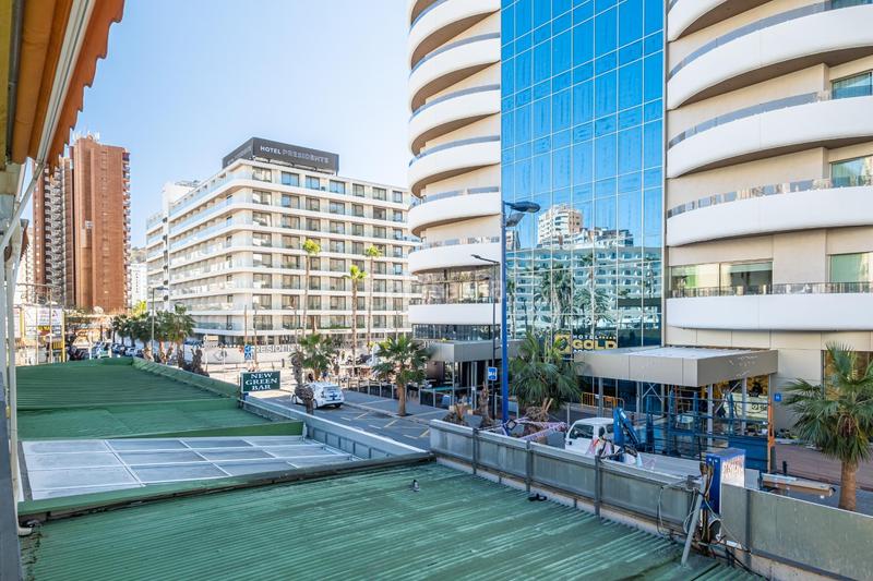 Foto 5ca9fbb6-a9a4-47c4-9660-710d2620b396. Apartament amb calefacció aparcament piscina a Levante Alto Benidorm