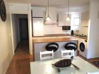 Etagenwohnung in Centro Urbano. Se vende piso de tres dormitorios en el centro de benidorm.  www