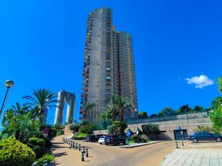 Apartament a Via Parque. Amplio piso con vistas panoramicas y 2 terrazas, plaza de garaje