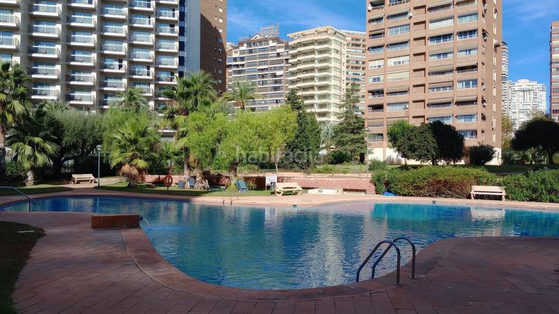 Foto 7fd7e700-da25-4c5c-82dc-cbcb4c8f9cb5. Piso amplio piso con 4 dormitorios y vistas al mar y en zona levante. en Benidorm