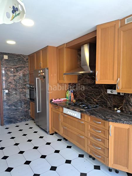 Foto ef0aaf6a-9204-4a75-99a0-5f9504c961ca. Piso amplio piso con 4 dormitorios y vistas al mar y en zona levante. en Benidorm