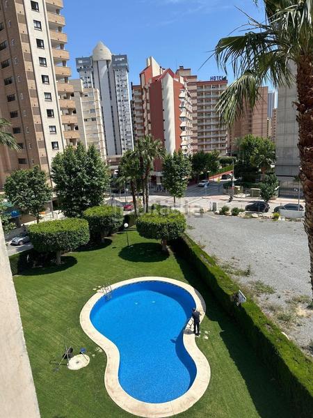 Foto dc21bc4f-4eea-43bc-b1aa-c98c731bd13d. Aparcament cotxe a Levante Alto Benidorm