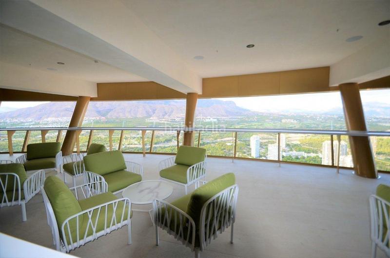 Foto 31ec8067-a3a2-4066-ab9c-05ba7d73415d. Apartament amb calefacció aparcament piscina a Playa Poniente Benidorm