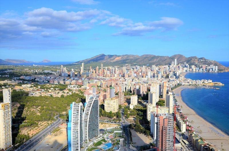 Foto 3c7286ee-bc35-46e9-b7ad-3858966f90fe. Apartament amb calefacció aparcament piscina a Playa Poniente Benidorm