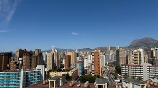 Apartament  Avenida montecarlo. Totalmente reformado piso de esquina con 2 dormitorios y vistas
