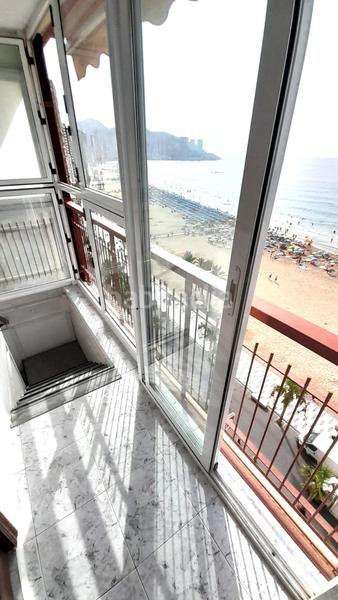 Foto 07ab6068-d191-4684-95ad-68caf9fb2366. Dúplex se vende dúplex dividido en cuatro apartamentos, en primera linea de levante . eurocenterinmobiliaria.com en Benidorm