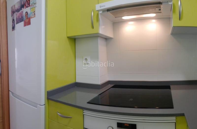 Foto 1700ff0c-7461-4e59-9b8b-943bf159071e. Apartamento reformado apartamento con terraza acristalada en zona levante. en Benidorm