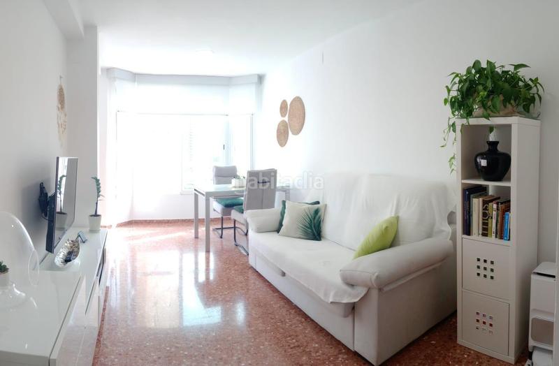 Foto 5c06ee92-45e1-4d7b-a98b-4a92311454d4. Apartamento reformado apartamento con terraza acristalada en zona levante. en Benidorm