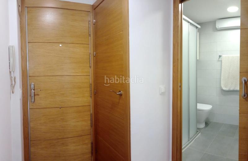 Foto 93b6cba2-4786-48e9-b8d2-5651e8a84b66. Apartamento reformado apartamento con terraza acristalada en zona levante. en Benidorm