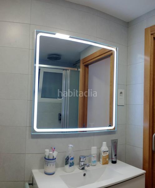 Foto 9cb3f9ba-a19d-41d4-867a-f5e73e805e6e. Apartamento reformado apartamento con terraza acristalada en zona levante. en Benidorm