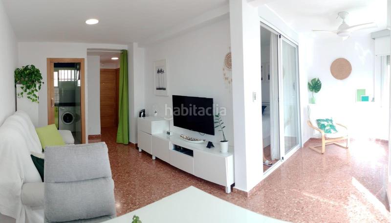 Foto c3fe57cc-f36d-4893-a363-8b3f3828134b. Apartamento reformado apartamento con terraza acristalada en zona levante. en Benidorm