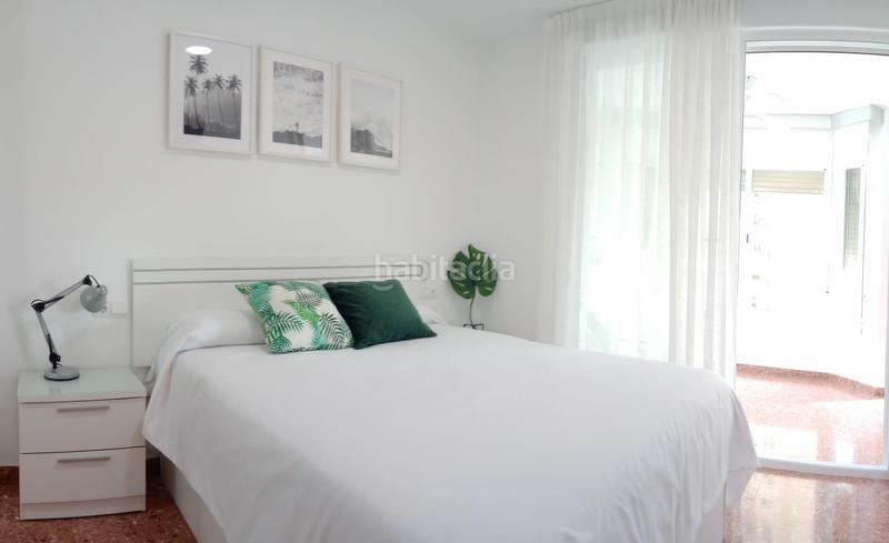 Foto ecc39dc4-af63-4728-a5b5-6568eaebc4bc. Apartamento reformado apartamento con terraza acristalada en zona levante. en Benidorm