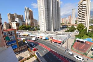 Zweistöckige Wohnung in Sierra Helada. Reformado moderno dúplex con 3 dormitorios en zona rincón de loi