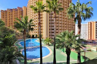 Apartment  Calle viena. Fantastico apartamento de 11 dormitorio en la terraza , plaza de