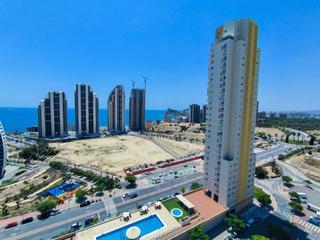 Appartement  Calle presidente adolfo suárez. Amplio piso con 2 dormitorios y vistas al mar, con plaza de gara