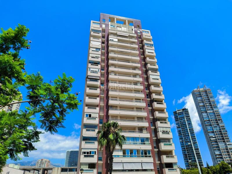 Foto 2ad9a746-49df-4537-8696-fb19c091aaa2. Apartamento amplio piso con 2 dormitorios y vistas al mar, con plaza de garaje y trastero privados en zona playa poniente. en Benidorm