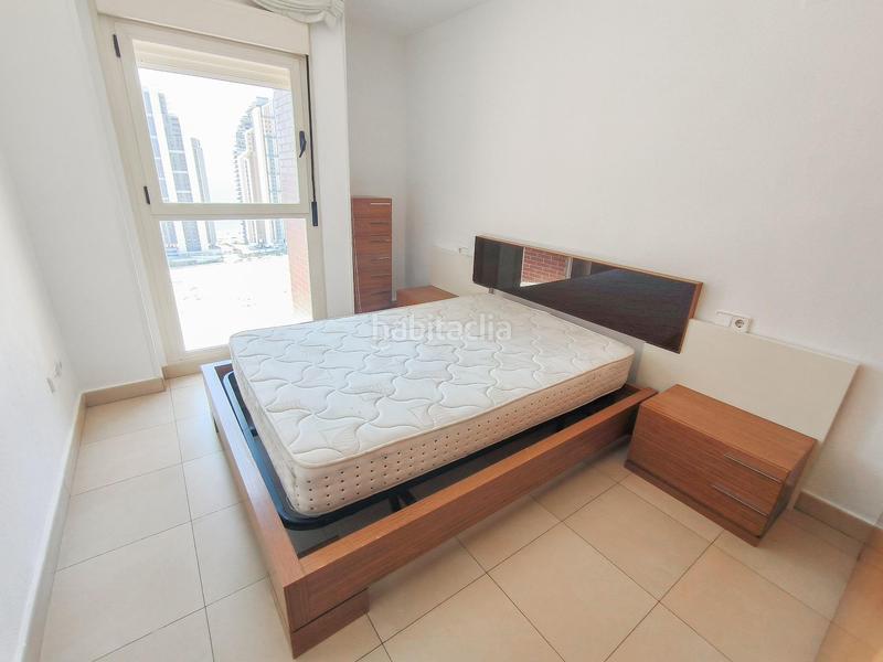 Foto 3c5b9703-0619-444b-8fe9-f605ddf09476. Apartamento amplio piso con 2 dormitorios y vistas al mar, con plaza de garaje y trastero privados en zona playa poniente. en Benidorm
