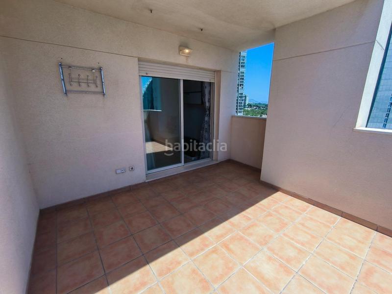 Foto 44627fcd-4d79-4684-9bed-f27112ae0a4b. Apartamento amplio piso con 2 dormitorios y vistas al mar, con plaza de garaje y trastero privados en zona playa poniente. en Benidorm