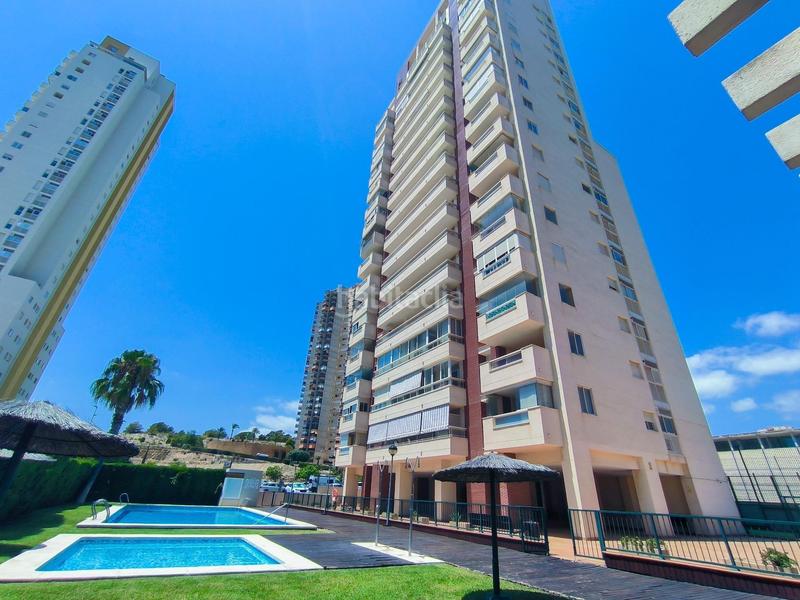 Foto 726c0613-1862-4c82-92dd-bf8d5a1e1c0d. Apartamento amplio piso con 2 dormitorios y vistas al mar, con plaza de garaje y trastero privados en zona playa poniente. en Benidorm