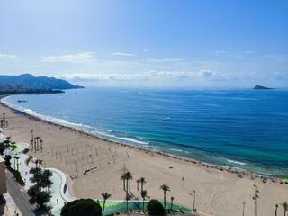 Appartement à Playa Poniente. Espectacular piso en primera línea de playa poniente con vistas
