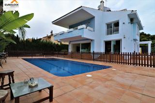 Rent Chalet in Varadero. Villa independiente sin muebles  en la nucia,. www.euroloix.com