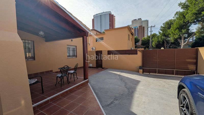 Foto 17414d06-cde0-441f-b6ed-6f326978aeae. Casa aparellada amb aparcament piscina a Rincón Bajo Benidorm