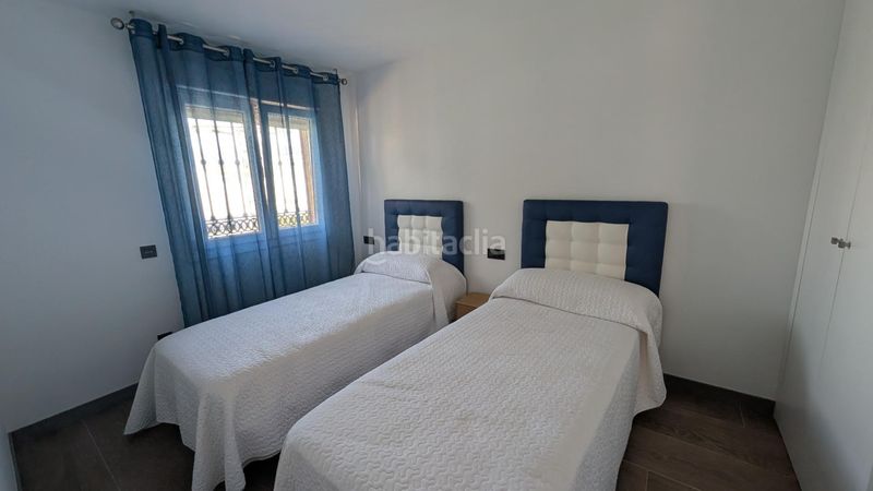 Foto 9057c4b9-3d5b-4411-a316-dbabdafe273f. Casa aparellada amb aparcament piscina a Rincón Bajo Benidorm